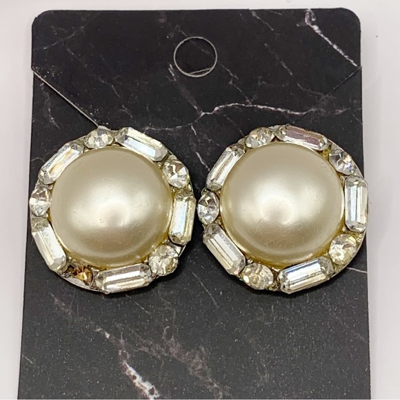 Coro vintage baguette rhinestone pearl round button dome sparkling earrings - Picture 4 of 15